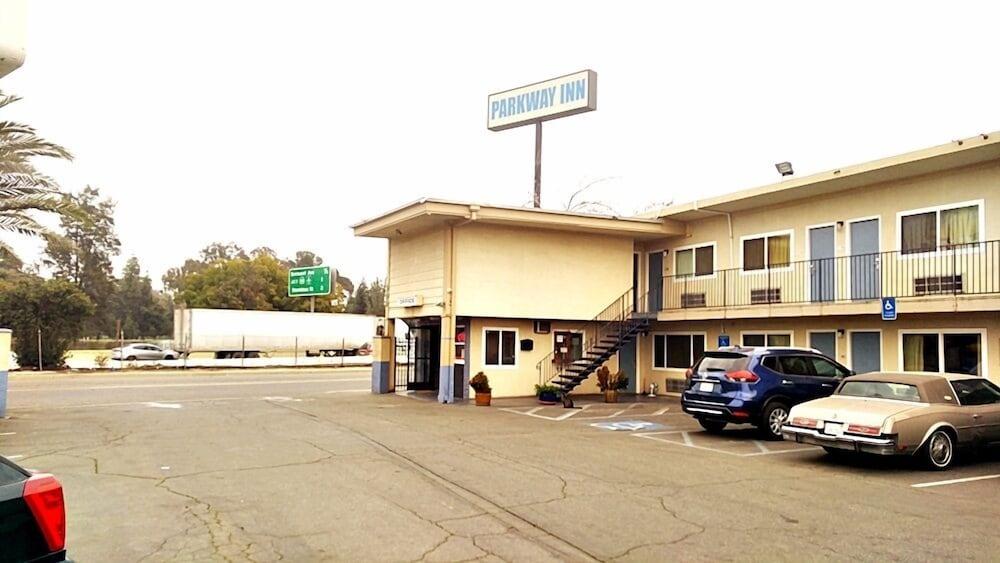 Parkway Inn Fresno Dış mekan fotoğraf