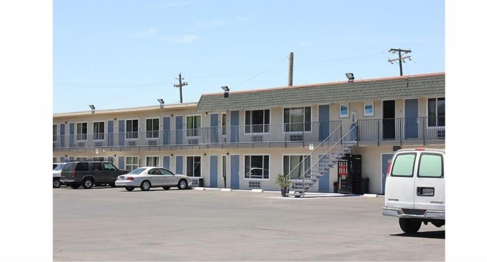 Parkway Inn Fresno Dış mekan fotoğraf