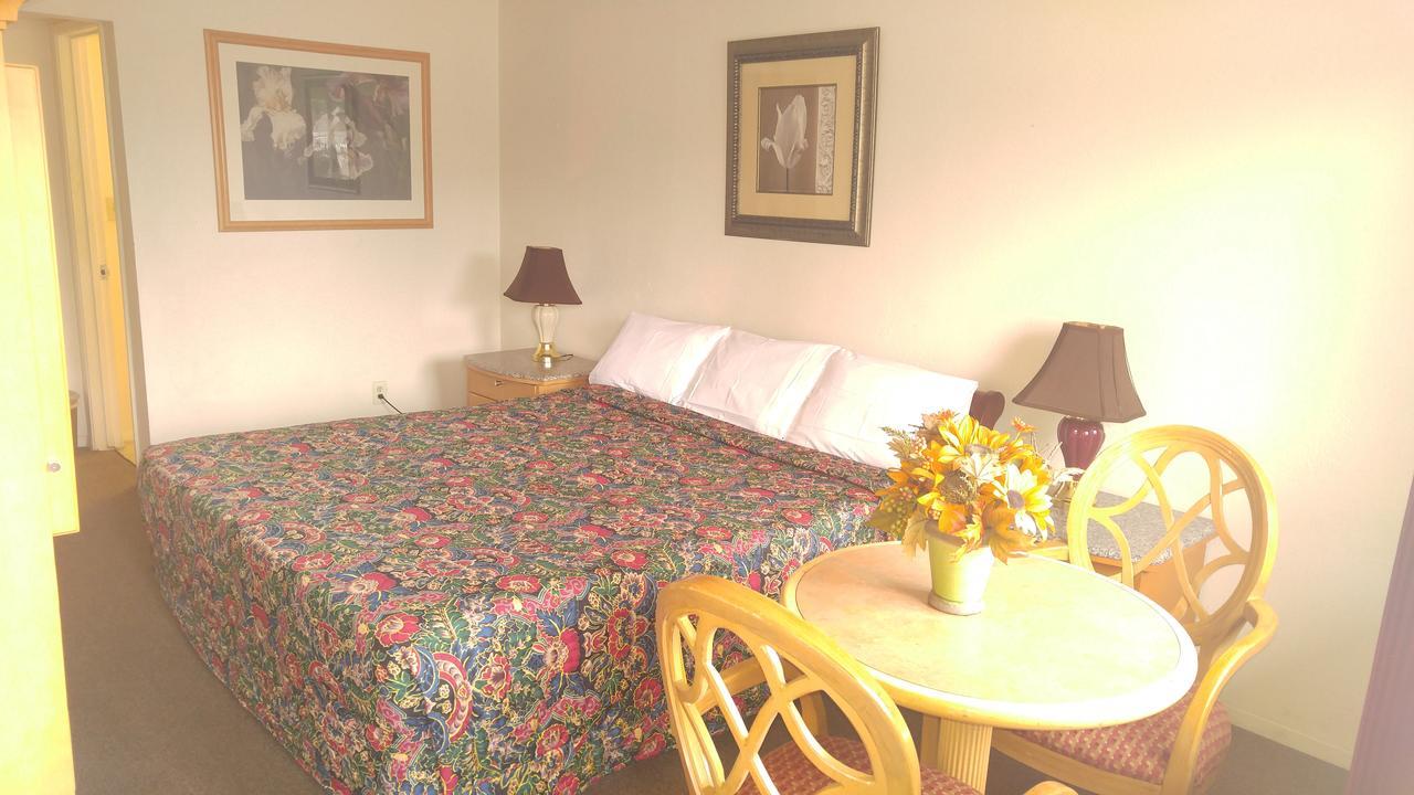 Parkway Inn Fresno Dış mekan fotoğraf