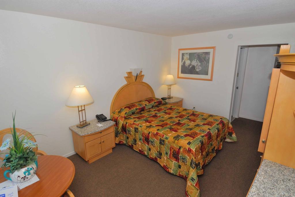 Parkway Inn Fresno Dış mekan fotoğraf
