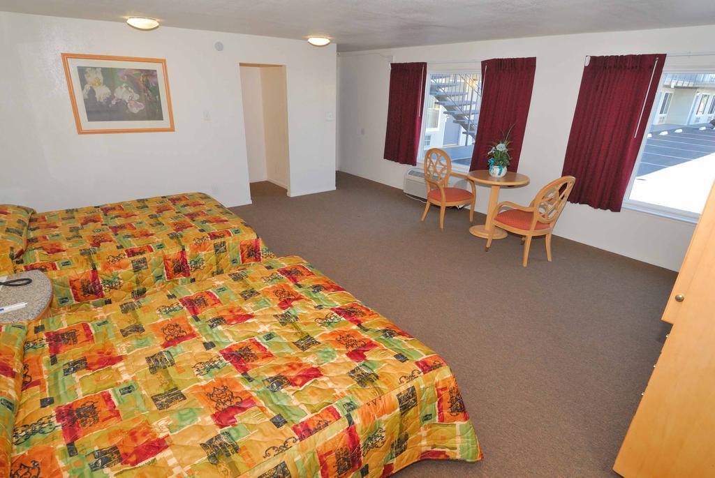 Parkway Inn Fresno Dış mekan fotoğraf